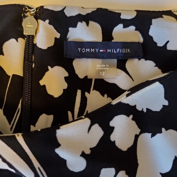 Tommy Hilfiger Black/White Floral Bell Sleeve Dress Sz 12 - Picture 4 of 12